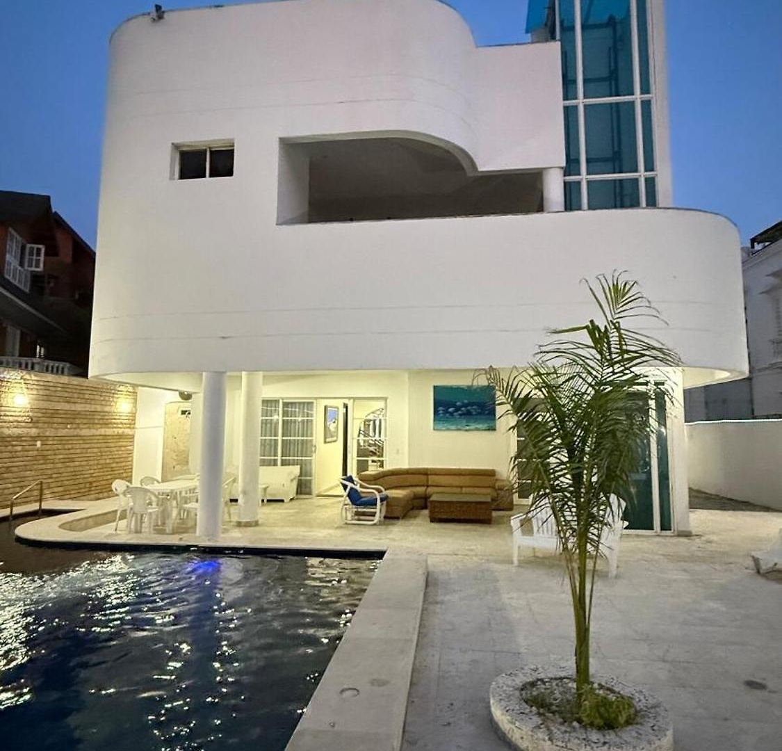 Villa Exclusiva Junto Al Mar En