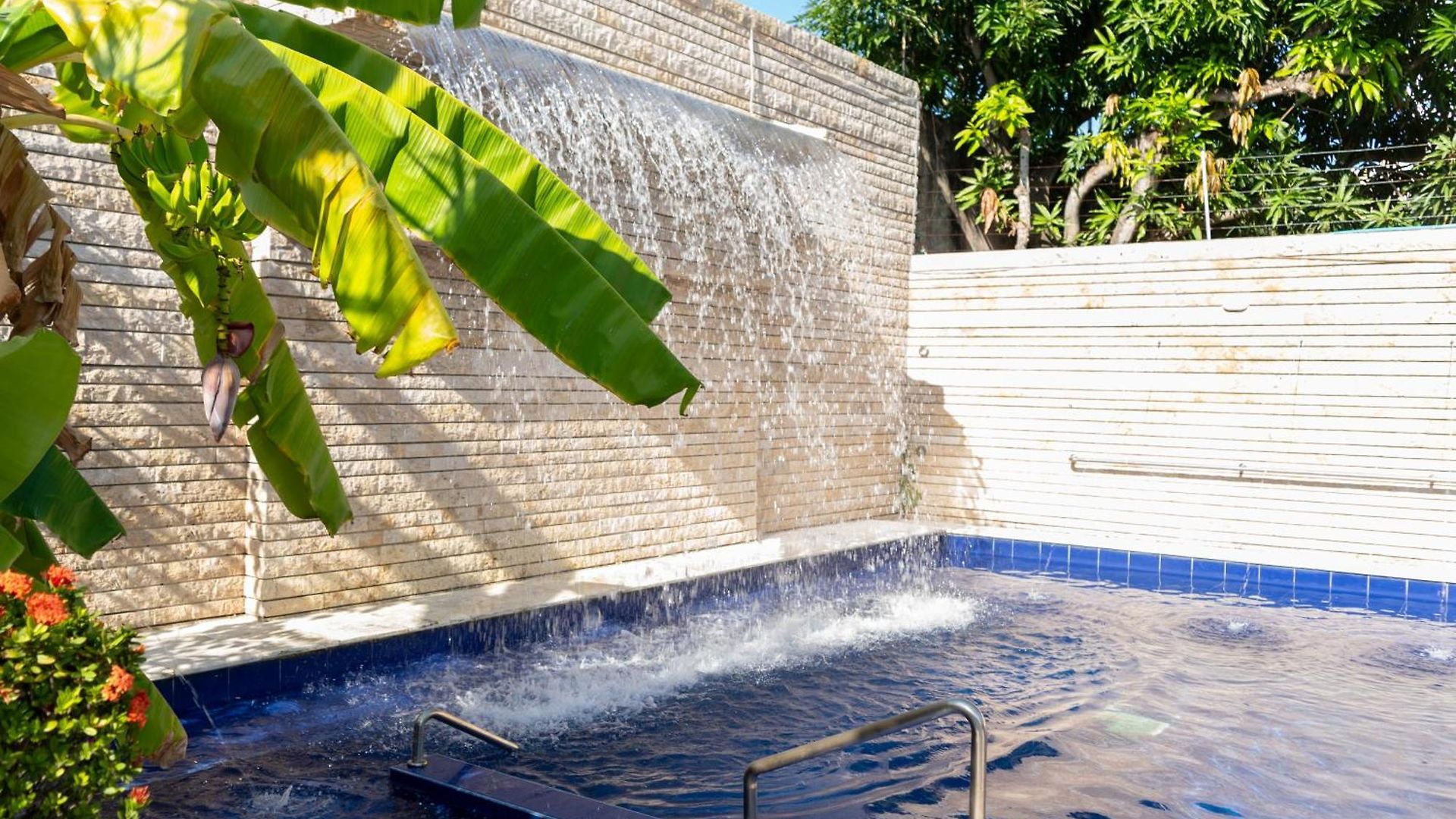 Villa Exclusiva Junto Al Mar En *