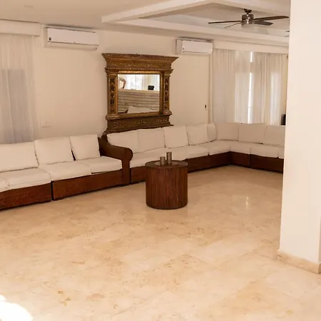 Villa Exclusiva Junto Al Mar En